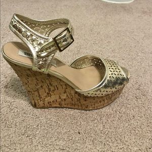 Steve Madden Gold Platforms-Size 9.5